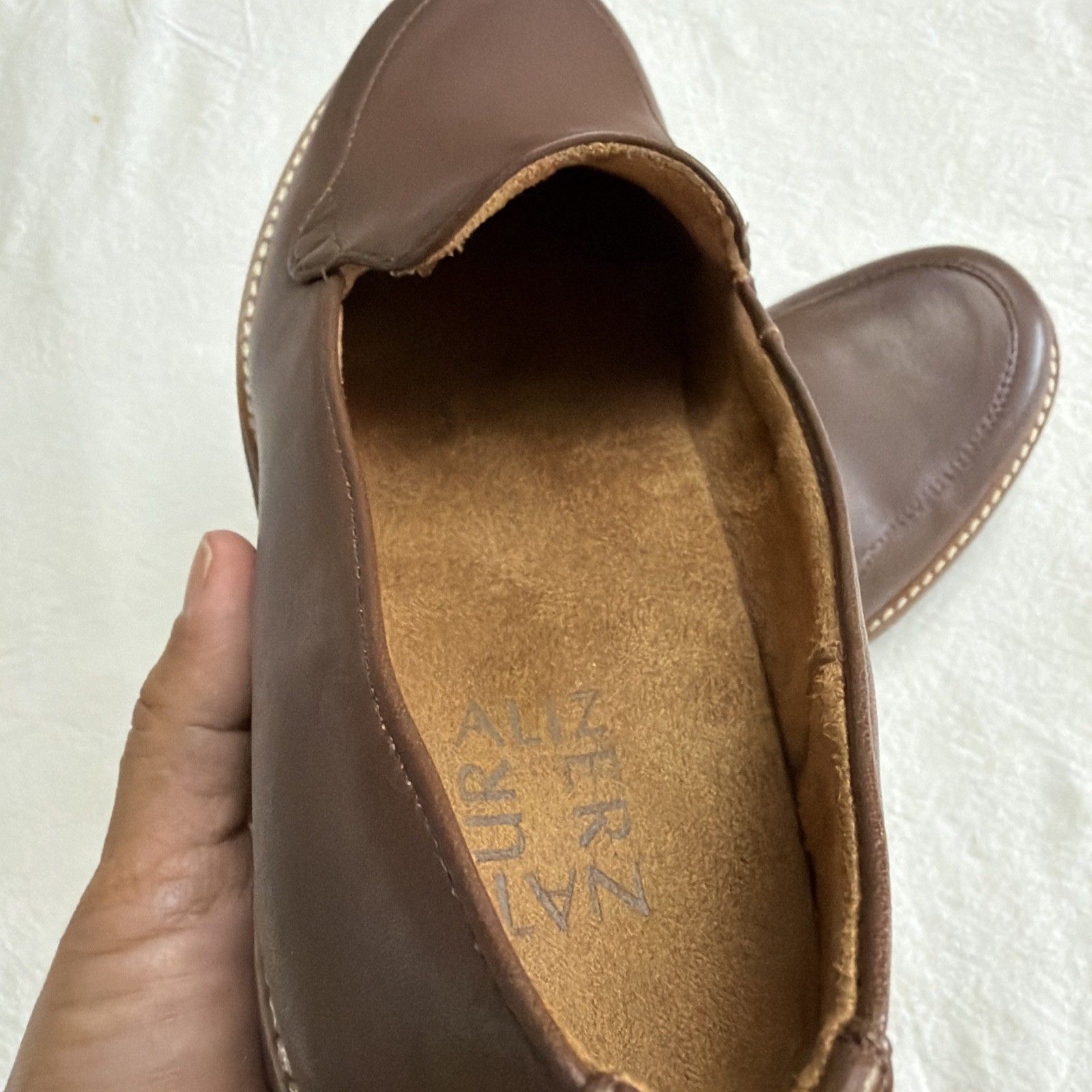 Women’s 7w Naturalizer Cabaret Lug Chunky Sole Loafer Rich Brown Leather Uppers — image 7 of 8